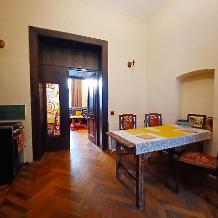 Aristocrat Vintage Apartment Brasov Exterior photo