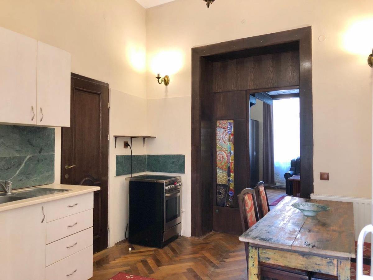 Aristocrat Vintage Apartment Brasov Exterior photo