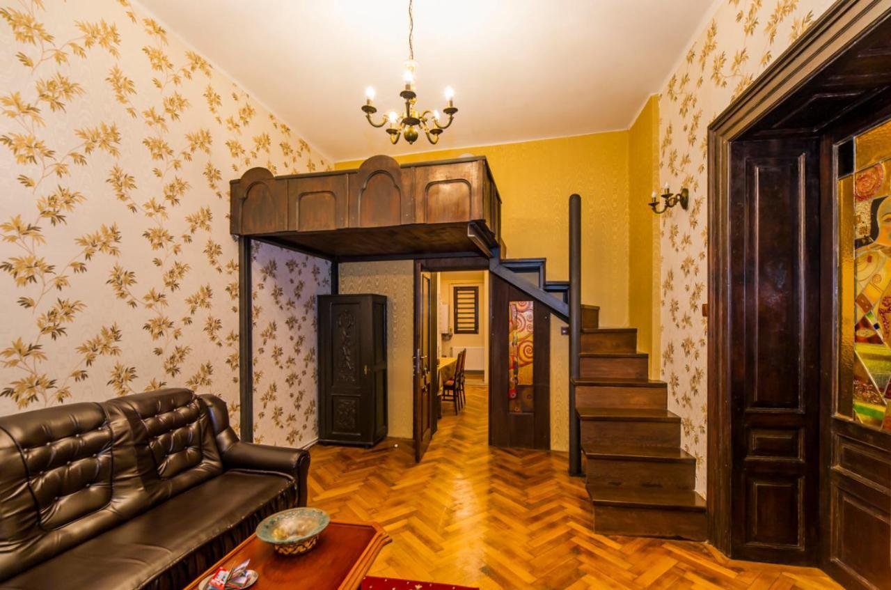 Aristocrat Vintage Apartment Brasov Exterior photo